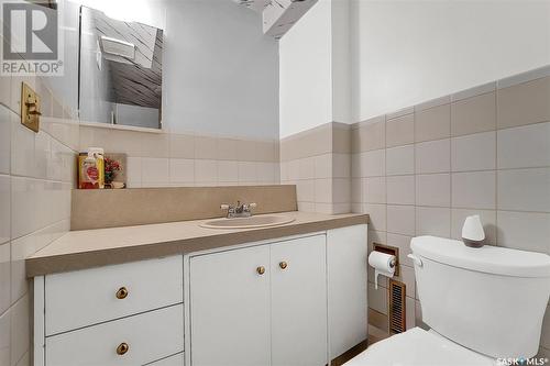 408 Garrison Crescent, Saskatoon, SK - Indoor Photo Showing Bathroom
