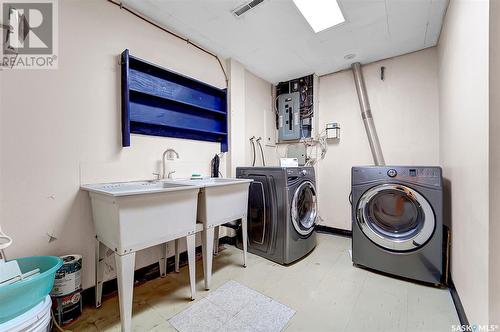 408 Garrison Crescent, Saskatoon, SK - Indoor Photo Showing Laundry Room