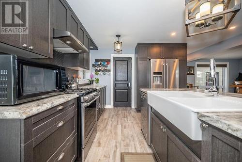 507 Edgewater Way, Mackey, ON - Indoor Photo Showing Kitchen With Double Sink With Upgraded Kitchen