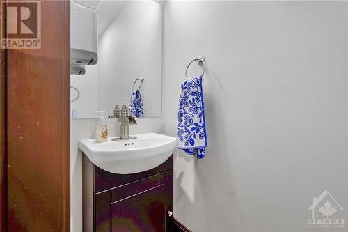 1031 Carling Avenue, Ottawa, ON - Indoor Photo Showing Bathroom