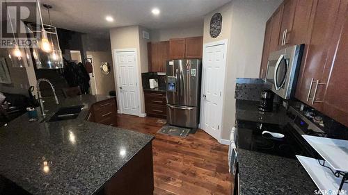 6400 Dewdney Avenue, Regina, SK - Indoor Photo Showing Kitchen With Upgraded Kitchen