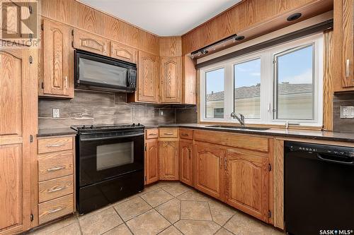 830 Vaughan Street W, Moose Jaw, SK - Indoor Photo Showing Kitchen