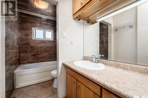 830 Vaughan Street W, Moose Jaw, SK - Indoor Photo Showing Bathroom