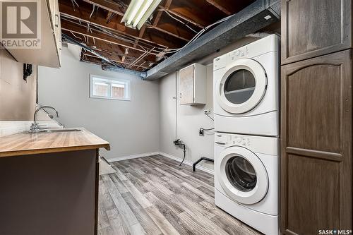 830 Vaughan Street W, Moose Jaw, SK - Indoor Photo Showing Laundry Room