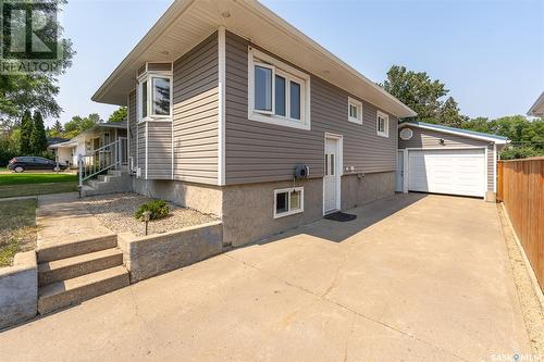 830 Vaughan Street W, Moose Jaw, SK - Outdoor With Exterior