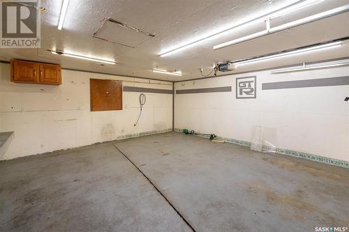 830 Vaughan Street W, Moose Jaw, SK - Indoor Photo Showing Garage