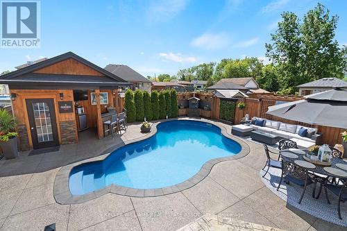 174 Escarpment Dr, Hamilton, ON - Outdoor With In Ground Pool With Backyard