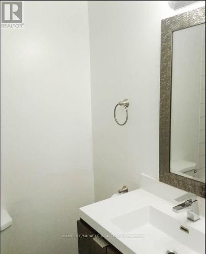 10 - 525 Parkview Crescent, Cambridge, ON - Indoor Photo Showing Bathroom