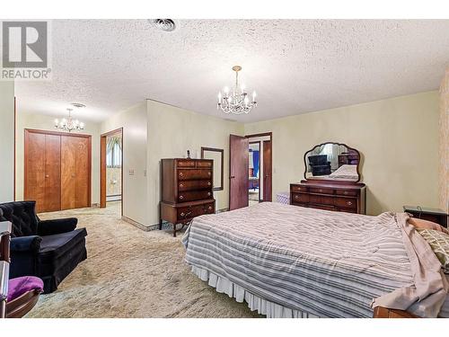 574 Sprucemont Court, Kelowna, BC - Indoor Photo Showing Bedroom