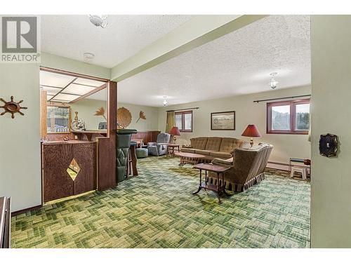 574 Sprucemont Court, Kelowna, BC - Indoor Photo Showing Other Room