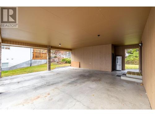 574 Sprucemont Court, Kelowna, BC -  Photo Showing Garage