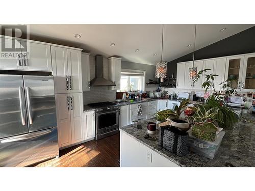 3174 Boucherie Road, West Kelowna, BC - Indoor Photo Showing Kitchen With Upgraded Kitchen