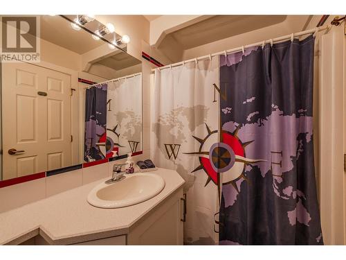 270 South Beach Drive, Penticton, BC - Indoor Photo Showing Bathroom