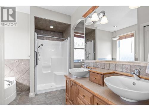 1641 Merlot Drive, West Kelowna, BC - Indoor Photo Showing Bathroom