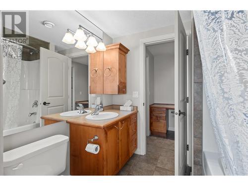 1641 Merlot Drive, West Kelowna, BC - Indoor Photo Showing Bathroom
