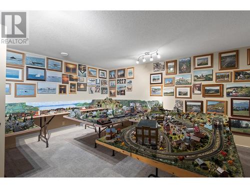 1641 Merlot Drive, West Kelowna, BC - Indoor Photo Showing Other Room