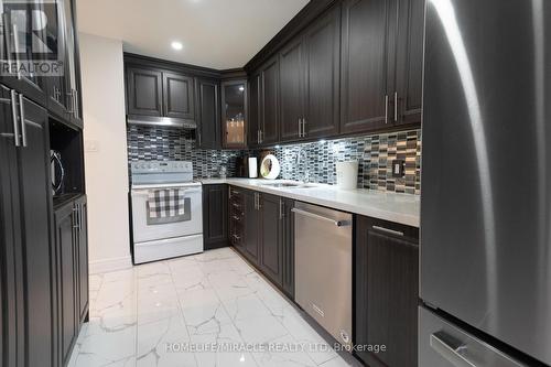 #29 -5020 Delaware Dr, Mississauga, ON - Indoor Photo Showing Kitchen With Upgraded Kitchen