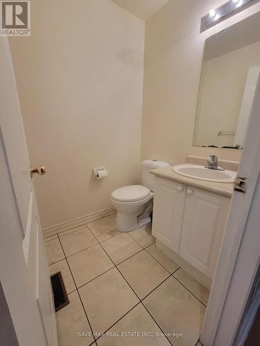 7 Junction Crescent, Brampton, ON - Indoor Photo Showing Bathroom