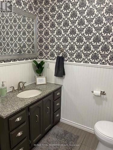 271 George Dr, Kawartha Lakes, ON - Indoor Photo Showing Bathroom