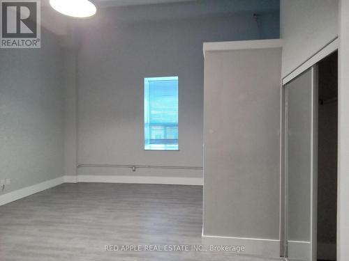 204 - 19 Dunlop Street, Barrie, ON - Indoor Photo Showing Other Room