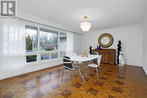 520 Sir Richards Rd, Mississauga, ON - Indoor Photo Showing Dining Room