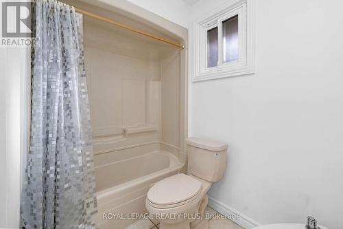 520 Sir Richards Road, Mississauga, ON - Indoor Photo Showing Bathroom