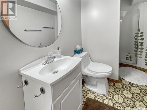 348 Powell Crescent, Swift Current, SK - Indoor Photo Showing Bathroom