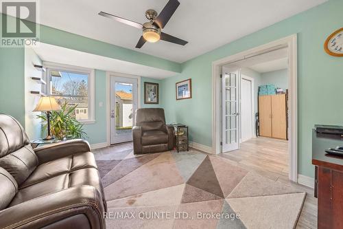 245 Parrott Drive, Belleville, ON - Indoor Photo Showing Living Room