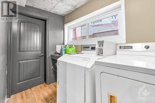154 Columbus Avenue, Ottawa, ON - Indoor Photo Showing Laundry Room