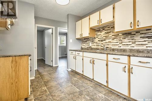 1130 Knox Place, Prince Albert, SK - Indoor Photo Showing Kitchen