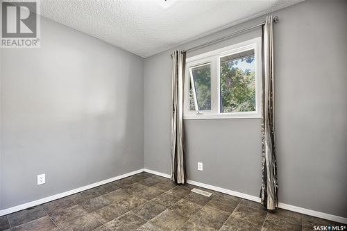 1130 Knox Place, Prince Albert, SK - Indoor Photo Showing Other Room