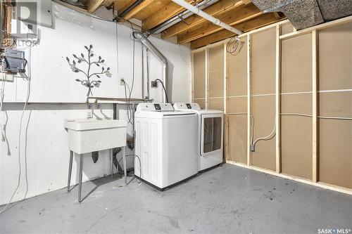 1130 Knox Place, Prince Albert, SK - Indoor Photo Showing Laundry Room
