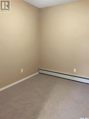 3 & 4 825 Gladstone Street E, Swift Current, SK - Indoor Photo Showing Other Room