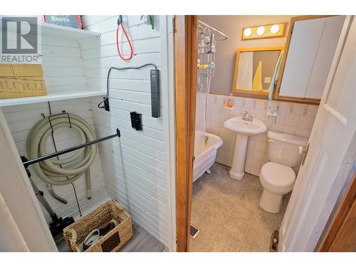 61 Harold Avenue, Princeton, BC - Indoor Photo Showing Bathroom
