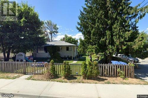 1015 Government Street, Penticton, BC - Outdoor