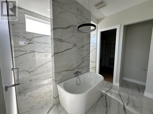 845 Melrose Street, Kelowna, BC - Indoor Photo Showing Bathroom