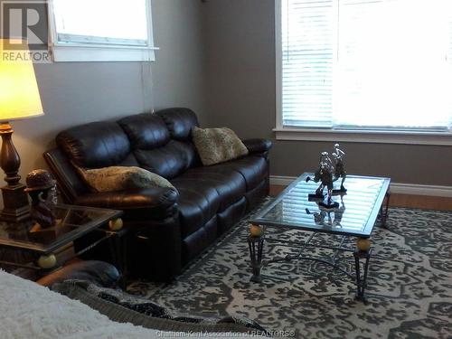 138 Patteson Avenue, Chatham, ON - Indoor Photo Showing Living Room
