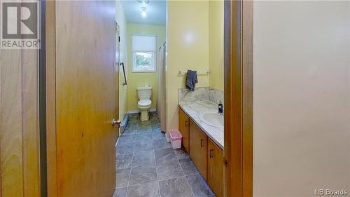 6608 Route 8, Ludlow, NB - Indoor Photo Showing Bathroom