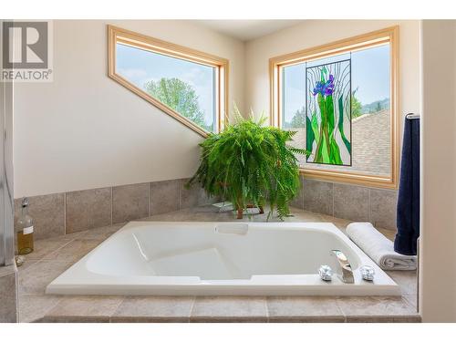 3076 Quail Crescent, Kelowna, BC - Indoor Photo Showing Bathroom