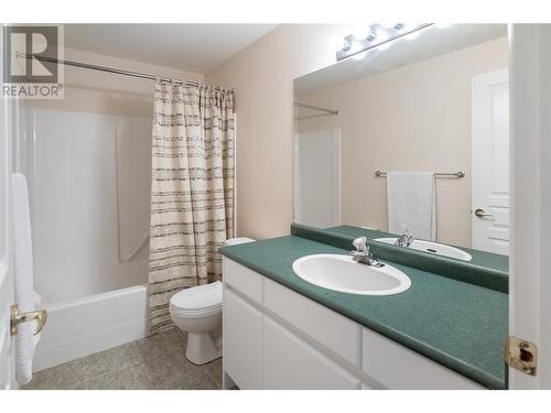 3076 Quail Crescent, Kelowna, BC - Indoor Photo Showing Bathroom