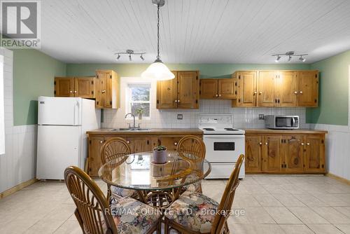 475 Gospel Rd, Stirling-Rawdon, ON - Indoor Photo Showing Kitchen With Double Sink