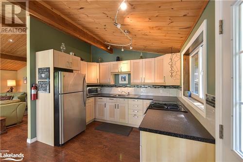 3946 East Shore Road, Coldwater, ON - Indoor Photo Showing Kitchen