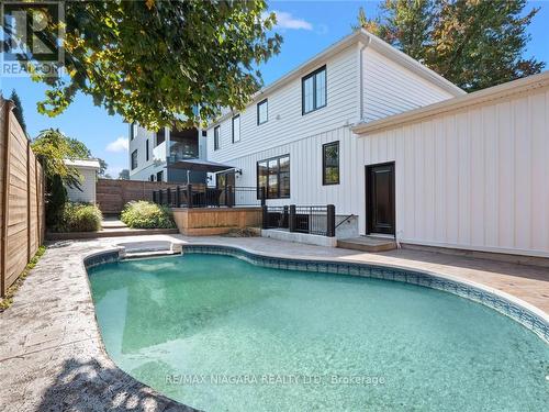 14 Pawling St, St. Catharines, ON - Outdoor With In Ground Pool