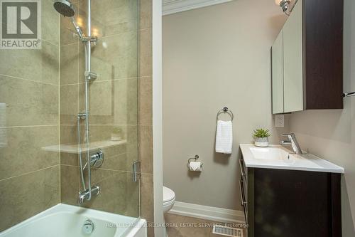 8 Thornhill Ave, Toronto, ON - Indoor Photo Showing Bathroom