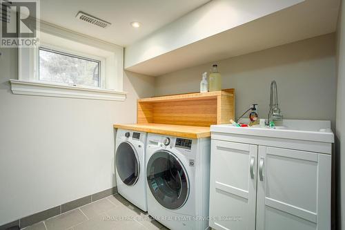 8 Thornhill Ave, Toronto, ON - Indoor Photo Showing Laundry Room