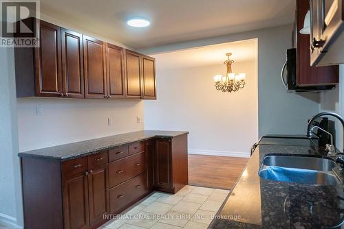 32 Cedar Drive, Orangeville, ON - Indoor Photo Showing Kitchen With Double Sink