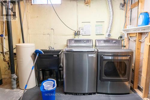 32 Cedar Drive, Orangeville, ON - Indoor Photo Showing Laundry Room