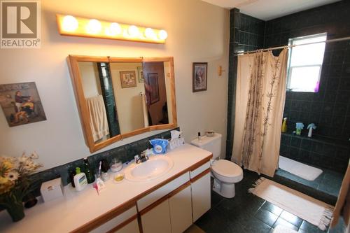 314 Copper Avenue, Greenwood, BC - Indoor Photo Showing Bathroom