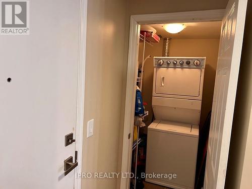 101 - 60 Baycliffe Crescent, Brampton, ON - Indoor Photo Showing Laundry Room