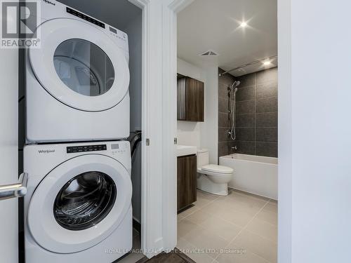 #2005 -8 Gloucester St, Toronto, ON - Indoor Photo Showing Laundry Room